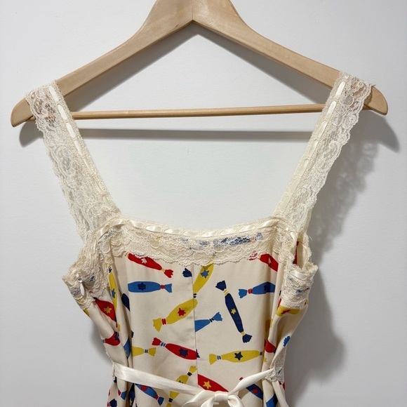 Betsey Johnson Vintage Y2K Candy Print 100% Silk Slip Dress Size 6 Babydoll - Picture 11 of 16